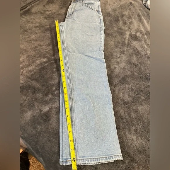 Light Wash High Rise Straight Jeans SIZE 25 SHORT - Picture 6 of 6